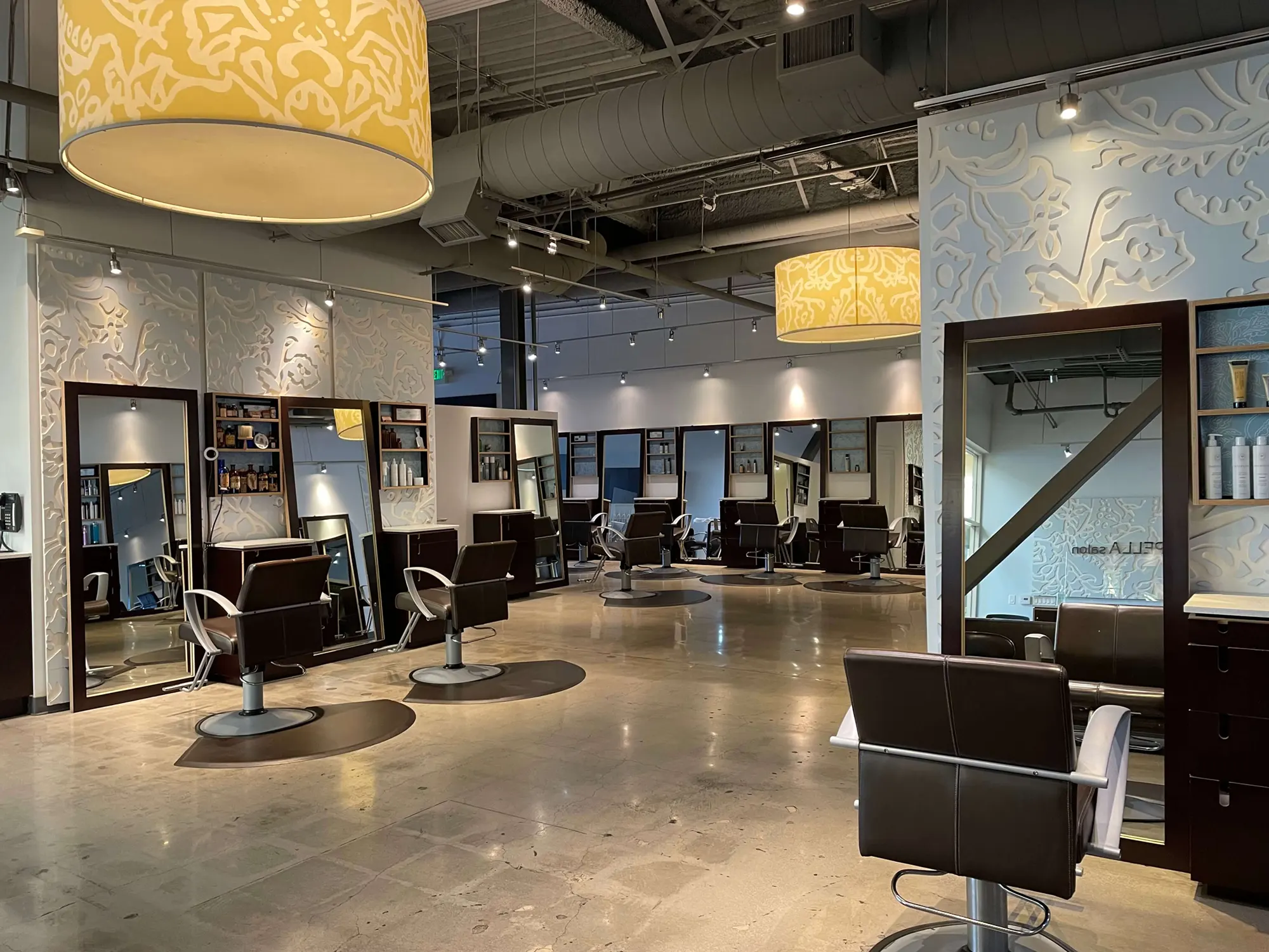 Capella Salon